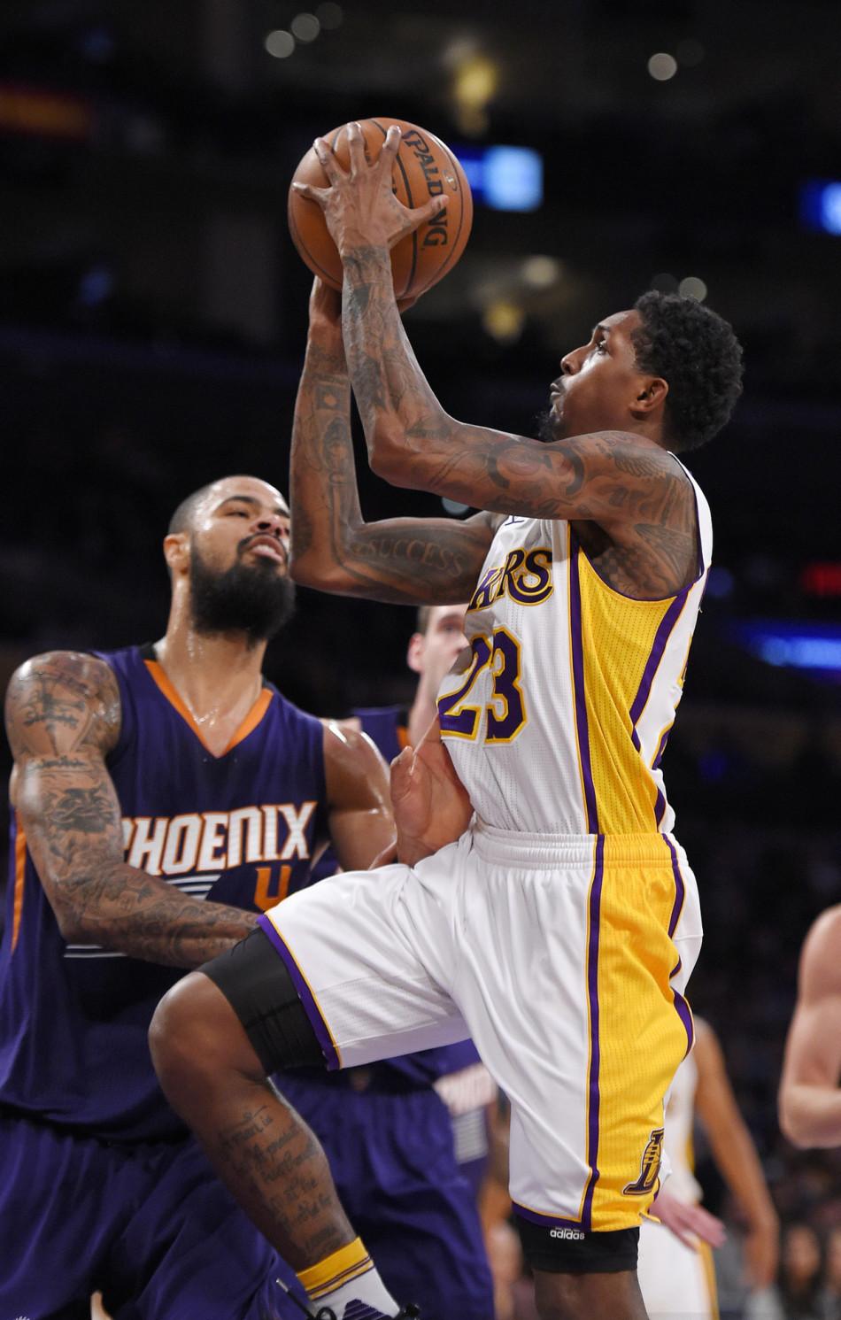 现场观众更 现场观众更