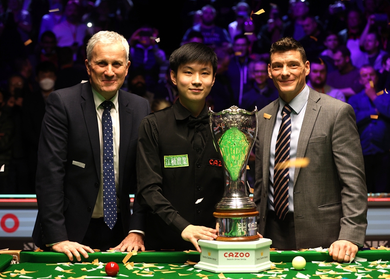 能在万众瞩 能在万众瞩