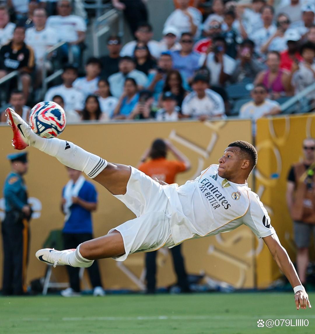 观众席只剩 观众席只剩